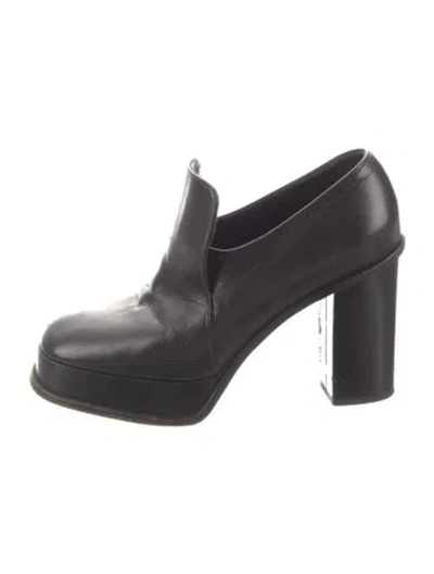 Pre-owned Celine Leather Pumps In Black