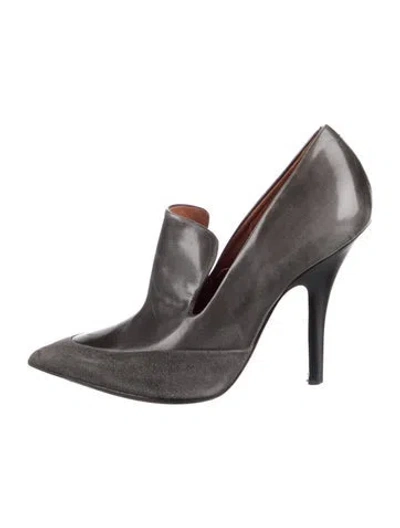 Pre-owned Celine Leather Pumps In Black