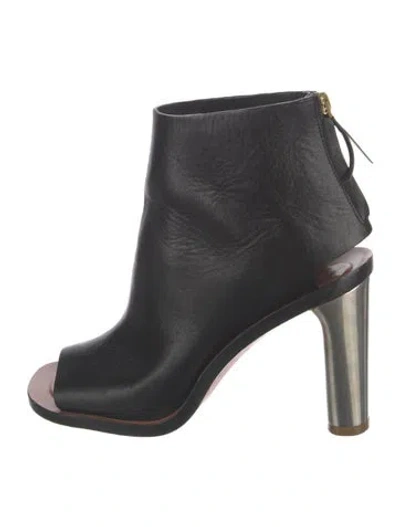 Pre-owned Celine Leather Pumps In Black