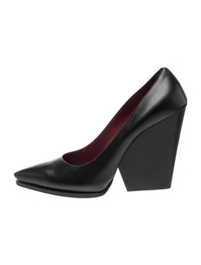 Pre-owned Celine Leather Pumps In Black