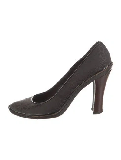 Pre-owned Celine Leather Pumps In Brown