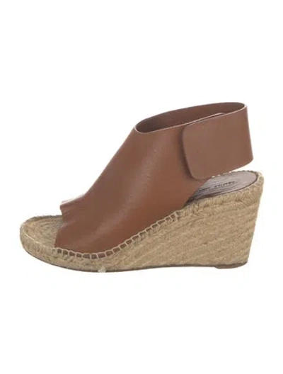 Pre-owned Celine Leather Pumps In Brown