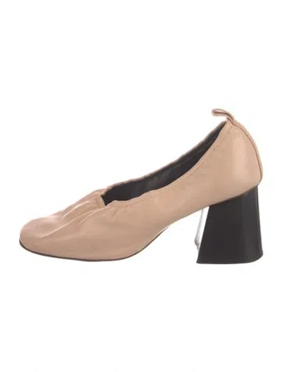 Pre-owned Celine Leather Pumps In Pink