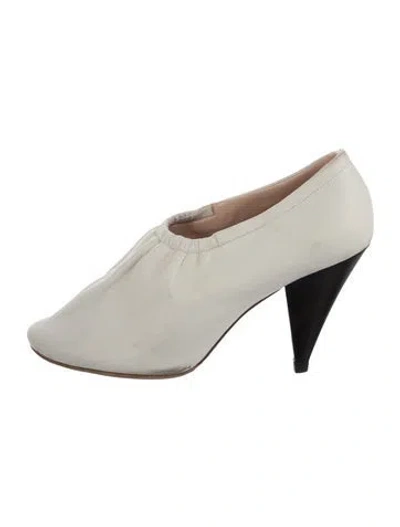 Pre-owned Celine Leather Pumps In White