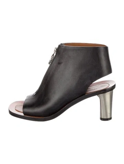 Pre-owned Celine Leather Sandals In Black