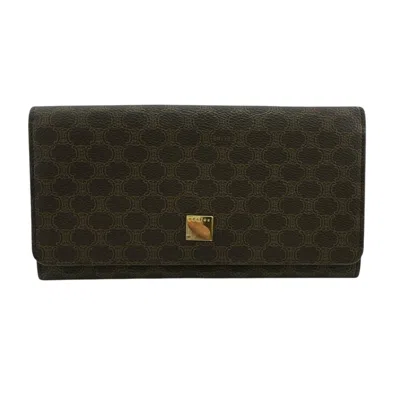 Pre-owned Celine Macadam Brown Pvc Long Wallet (bi-fold) ()