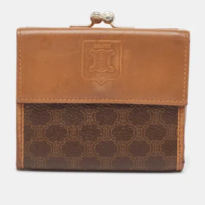 Pre-owned Celine Macadam Coated Canvas And Leather Triomphe Kisslock Wallet In Brown