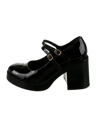 Pre-owned Celine Patent Leather Pumps In Green