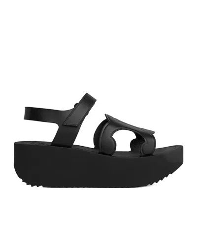 Celine Sunny Sandal In Calfskin - Vegetal Tanning In Black