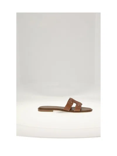 Celine Women Marina Leather Flat Sandals In Burgundy