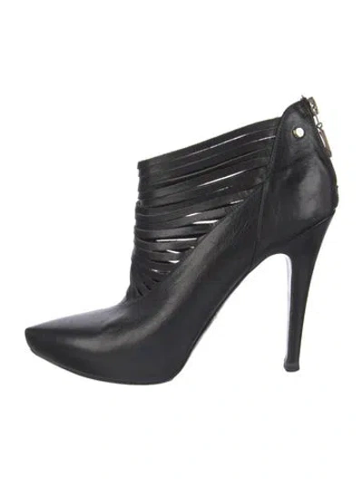 Pre-owned Cesare Paciotti Leather Pumps In Black