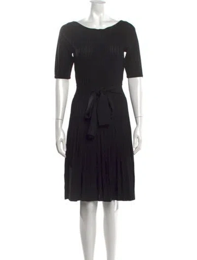 Pre-owned Ch Carolina Herrera Bateau Neckline Knee-length Dress In Black