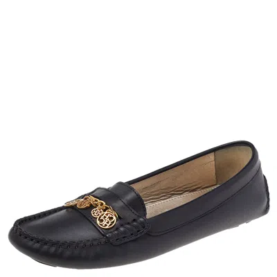 Ch Carolina Herrera Black Leather Logo Charm Detail Slip On Loafers