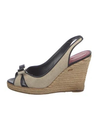 Pre-owned Ch Carolina Herrera Canvas Espadrilles In Neutral