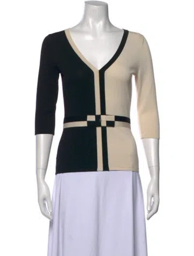 Pre-owned Ch Carolina Herrera Colorblock Pattern V-neck Top In Black/neutrals