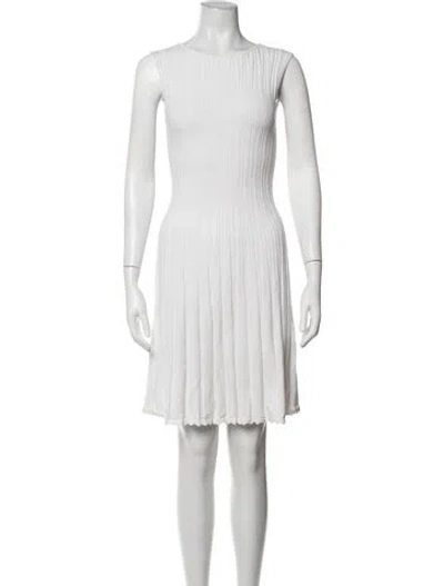 Pre-owned Ch Carolina Herrera Crew Neck Mini Dress In White