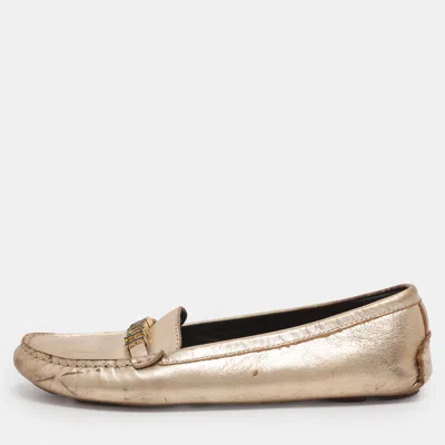 Pre-owned Ch Carolina Herrera Gold Leather Logo Embellished Loafers Size 38
