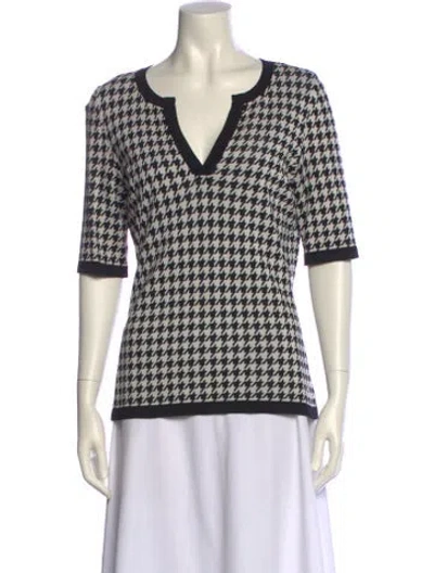 Pre-owned Ch Carolina Herrera Houndstooth Print V-neck Sweater In Black