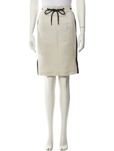 Pre-owned Ch Carolina Herrera Knee-length Skirt In Neutral