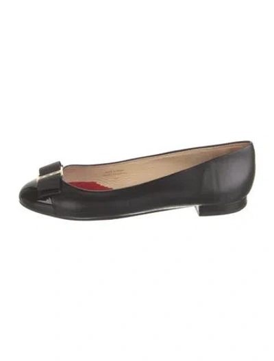 Pre-owned Ch Carolina Herrera Leather Bow Accents Ballet Flats In Black