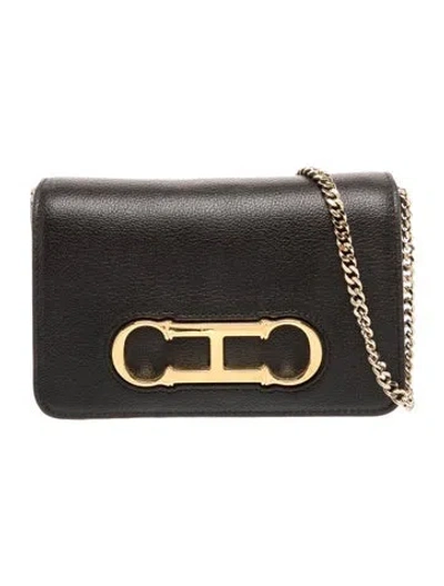Pre-owned Ch Carolina Herrera Leather Crossbody Bag In Black