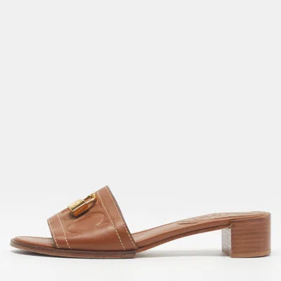 Pre-owned Ch Carolina Herrera Magnolia Size 37 Brown Leather Slide Sandals