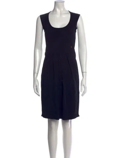 Pre-owned Ch Carolina Herrera Scoop Neck Knee-length Dress In Blue