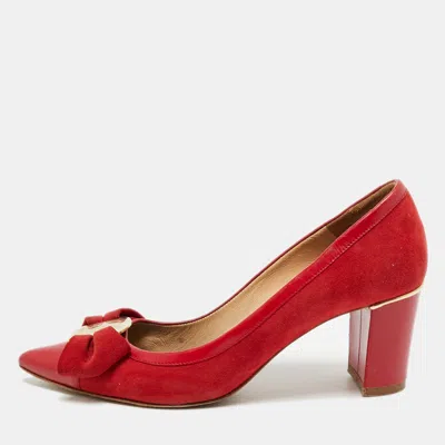 Pre-owned Ch Carolina Herrera Size 36 Red Suede Bow Pointed Pumps