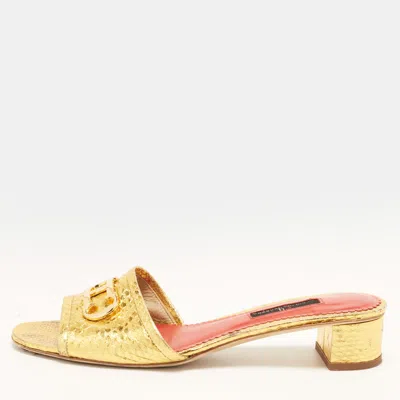 Pre-owned Ch Carolina Herrera Size 38 Gold Python Embossed Leather Slide Sandals