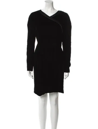 Pre-owned Ch Carolina Herrera V-neck Mini Dress In Black