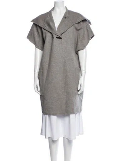 Pre-owned Ch Carolina Herrera Wool Coat In Grey