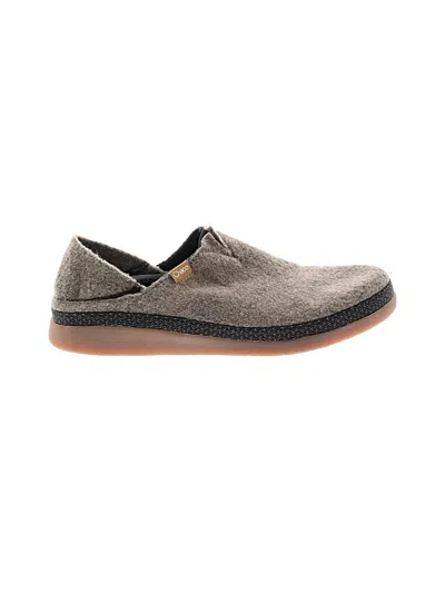 Pre-owned Chaco Flats In Gray