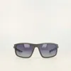 Champion Men's Polarized Rectangle Retainer Wrap - Medium In Gray