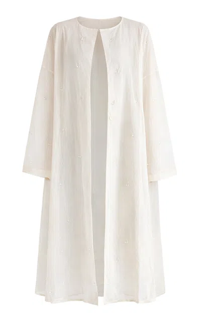 Chan Luu Moda Operandi In White