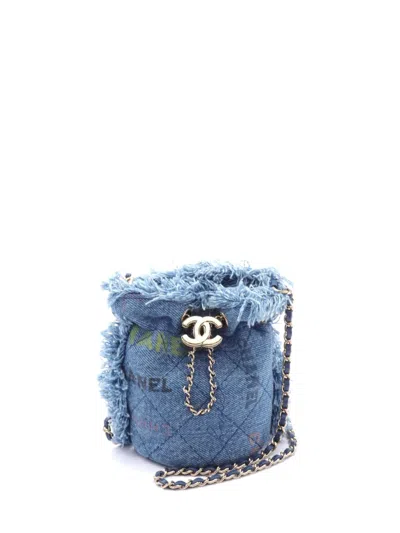 Pre-owned Chanel 00s Mini Quilted Bucket Bag In 蓝色