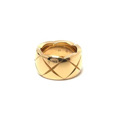 Pre-owned Chanel (18k) Band Ring () In Gold