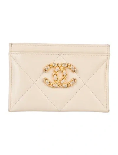 Pre-owned Chanel 19 Card Holder Interlocking Cc Logo Card Holder In Neutral