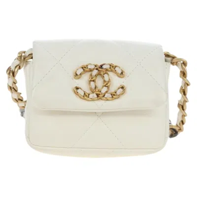 Pre-owned Chanel 19 Card Holder On Chain Quilted Leather White Leather Shoulder Bag Bag ()