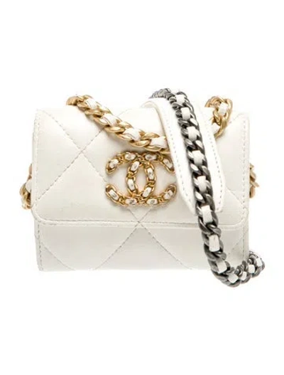 Pre-owned Chanel 19 Card Holder On Chain In White
