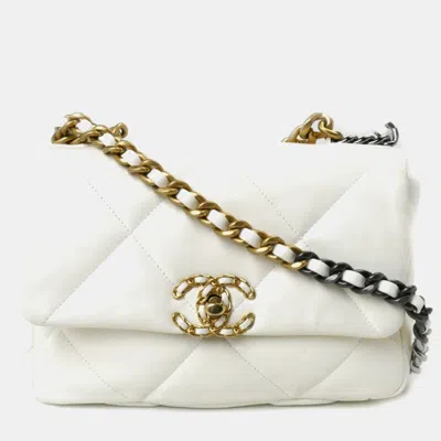 Pre-owned Chanel 19 Chain Shoulder Bag In Cream