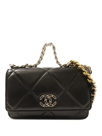 Pre-owned Chanel 19 Diamond Quilting Shoulder Bag In Black