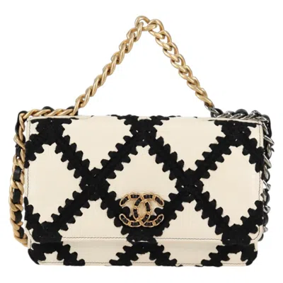 Pre-owned Chanel 19 Leather Shoulder Bag () In White