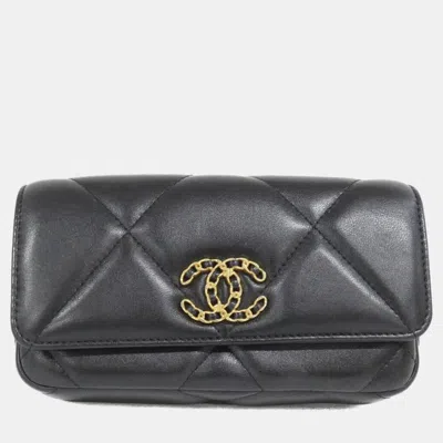 Pre-owned Chanel 19 Line Waist Bag In Black