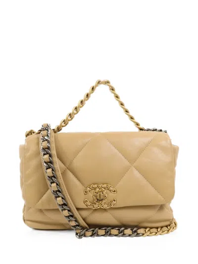 Chanel 19 Medium Diamond-quilted Shoulder Bag In Neutral