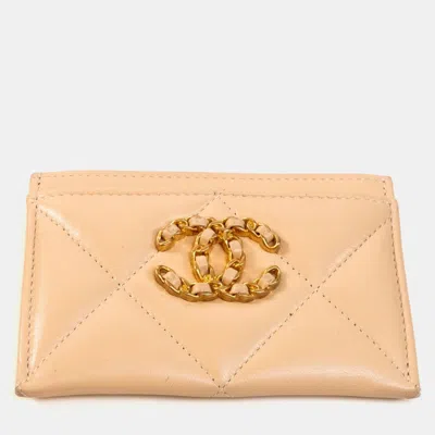 Pre-owned Chanel 19 Quilted Leather Card Holder In Sand