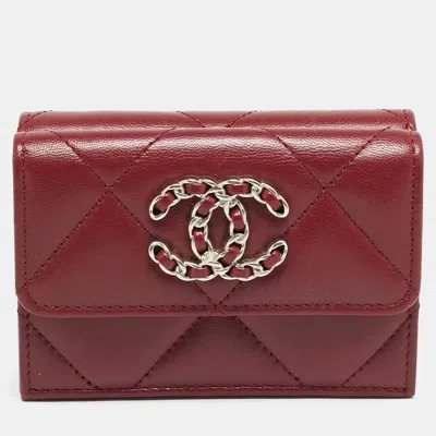 Pre-owned Chanel 19 Red Quilted Leather Compact Wallet