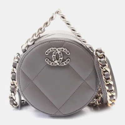 Pre-owned Chanel 19 Round Clutch With Chain