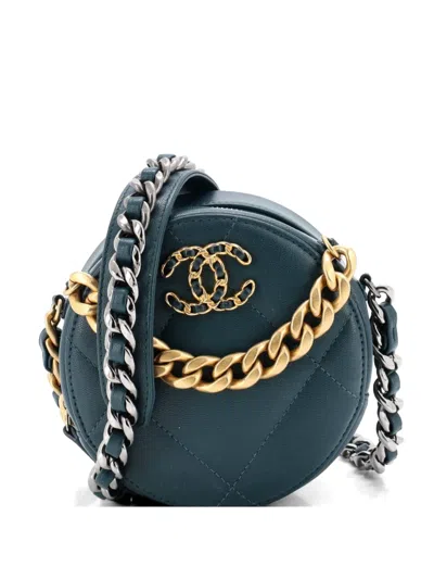Pre-owned Chanel 19 Round With Chain Quilted Leather Clutch Bag In Green