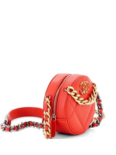 Pre-owned Chanel 19 Round With Chain Quilted Leather Clutch Bag In Red