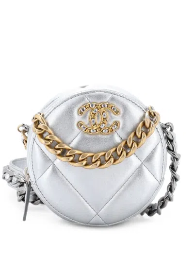 Pre-owned Chanel 19 Round With Chain Quilted Leather Clutch Bag In Silver